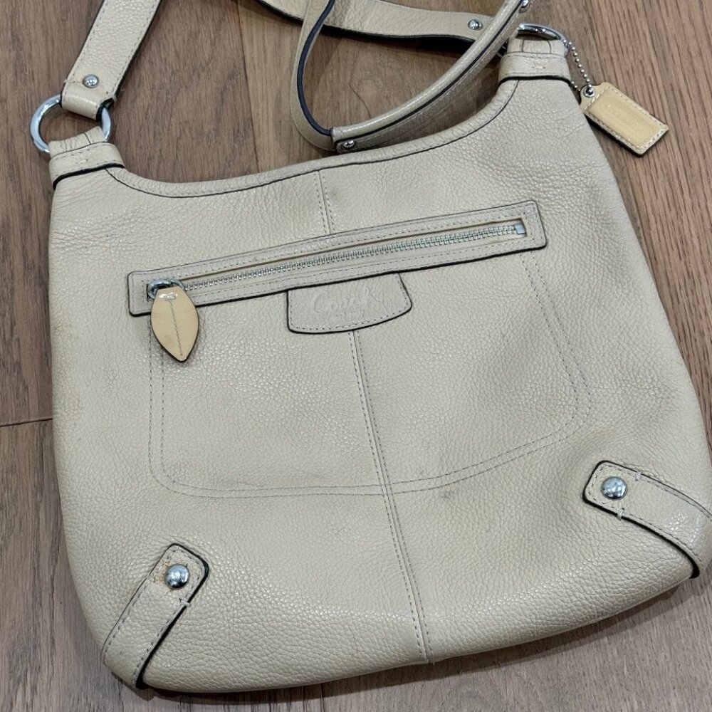 GUC Coach F14679 Penelope‎ Hippie Leather Crossbody Bag - Cream - Picture 2 of 8